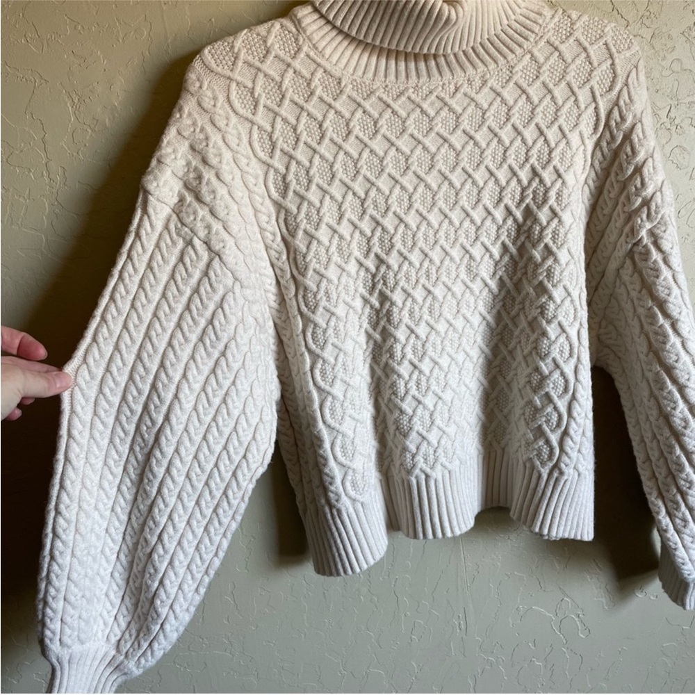 T Tahari Cable Crop Knit TurtleNeck Cream medium - Picture 4 of 9